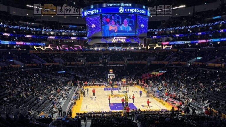 Los Angeles Lakers Enfrentam San Antonio Spurs em Partida Decisiva da NBA