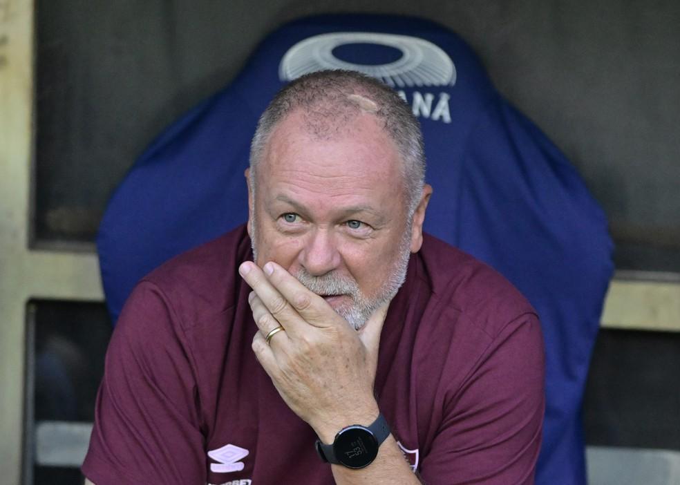 Mano Menezes em Fluminense x Volta Redonda