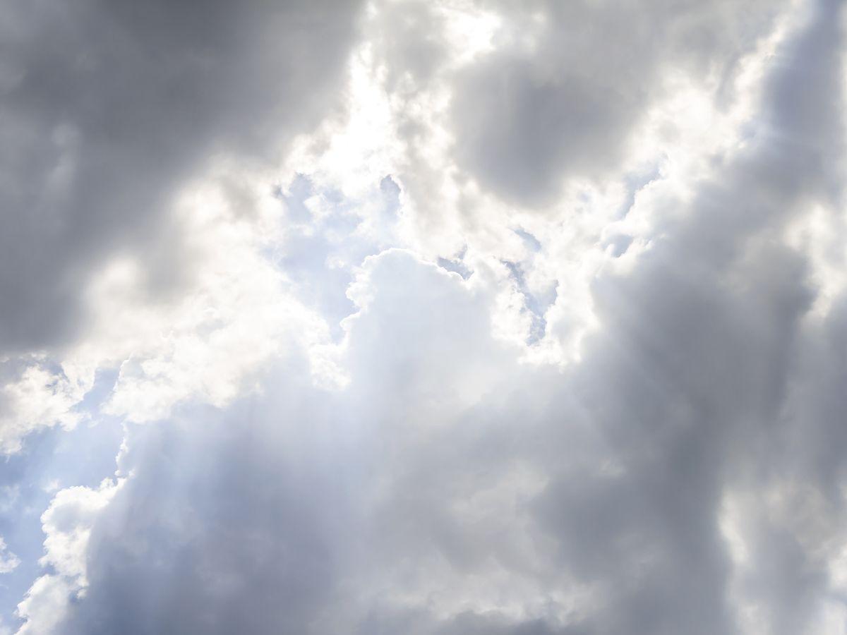 Cielo nuboso em Elche