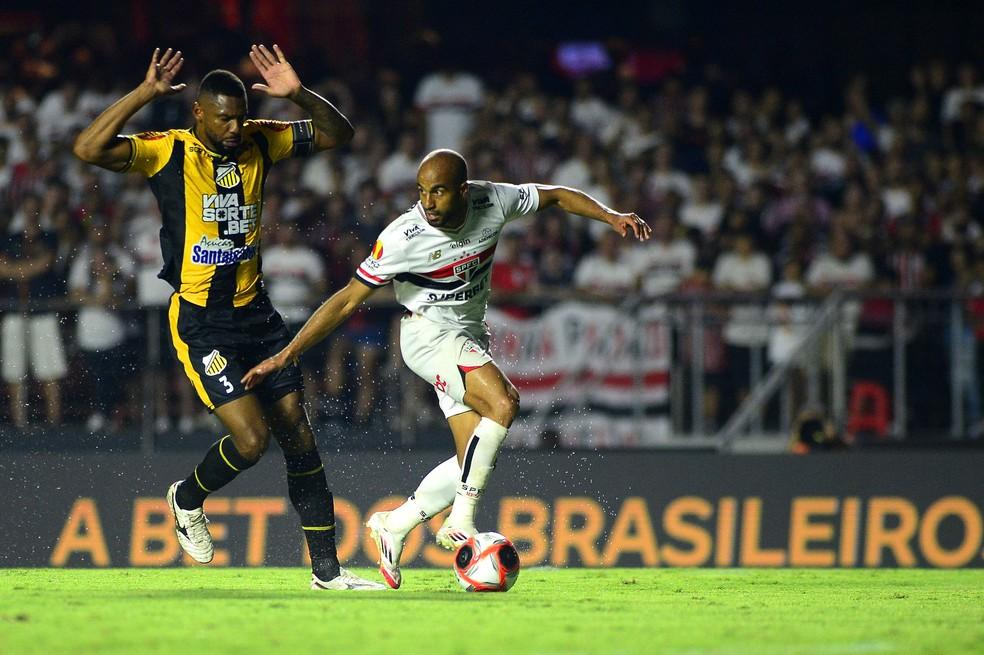Lucas foi um dos destaques da classificação do São Paulo