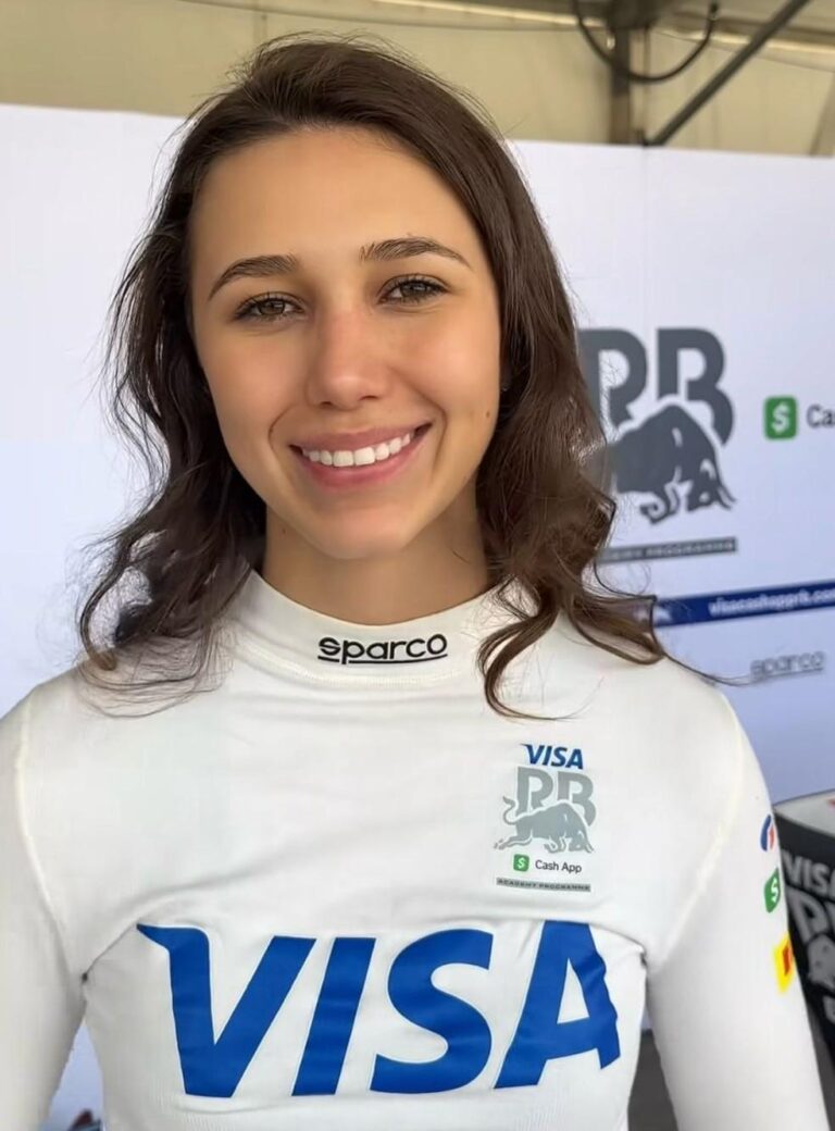 Rafaela Ferreira brilha na estreia da Fórmula 1 Feminina e conquista o 5º lugar