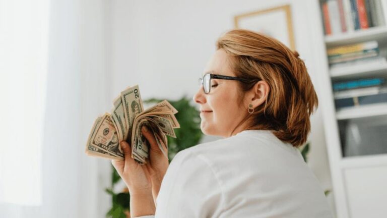 Três Signos Aproveitam Energias de Cura e Renovação na Lua Minguante