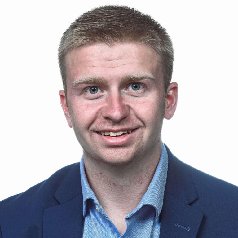 Arkansas Razorbacks Inaugura Temporada da SEC com Série Empolgante Contra Ole Miss