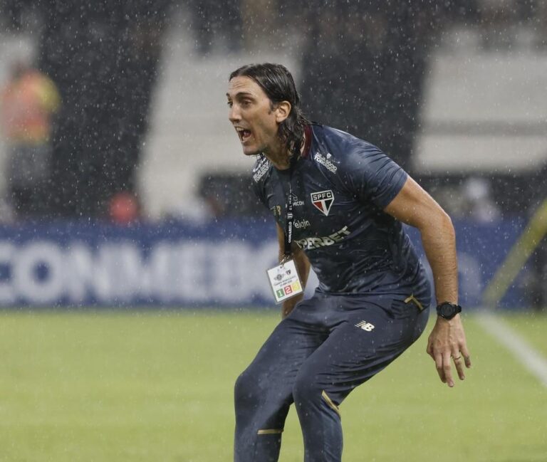 São Paulo vence Libertad fora de casa e assume liderança na Libertadores!