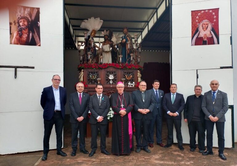 Arcebispo de Sevilha Acompanha a Cofradia Bendição e Esperança no Novo Momento da Semana Santa