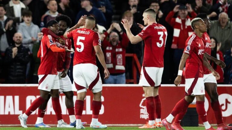 Duelo de treinadores portugueses dá início à jornada 30 da Premier League