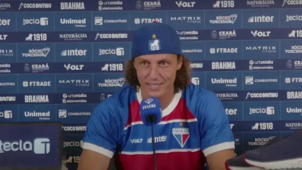 Zagueiro David Luiz em apresentação no Fortaleza