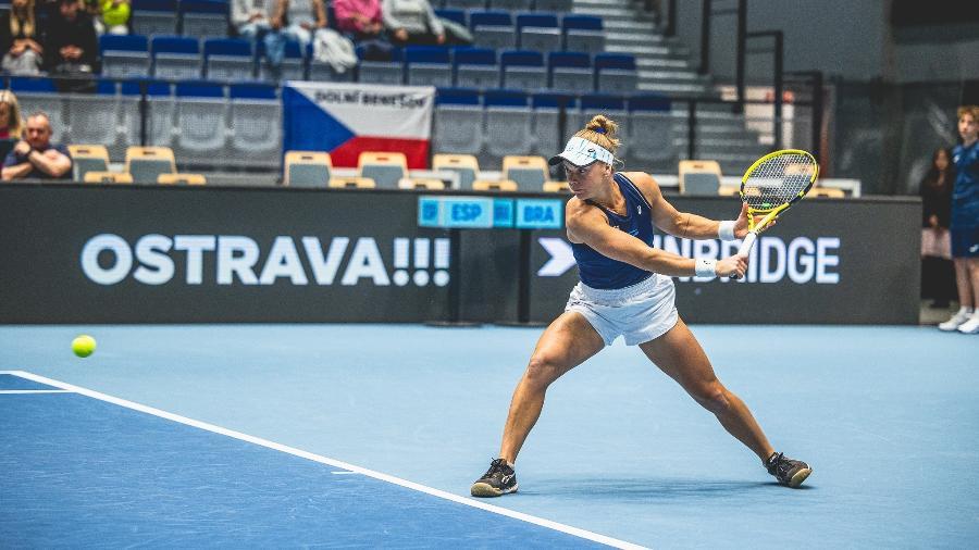 Laura Pigossi contra a Espanha pela Billie Jean King Cup de 2025
