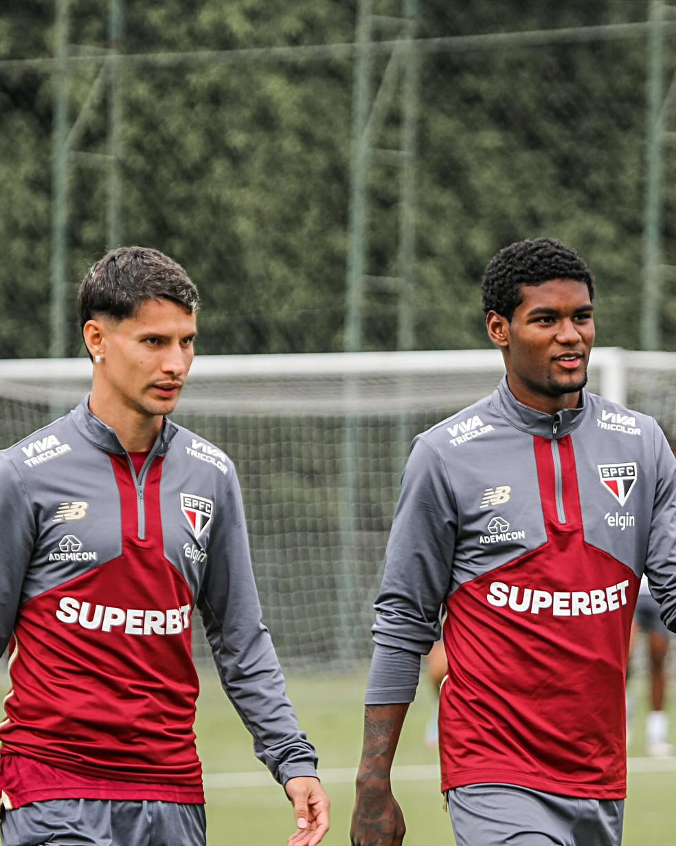 Ferreirinha e Lucas Ferreira, do São Paulo, em treinamento