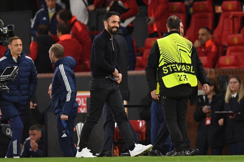 Rúben Amorim, comandante do Manchester United, celebra a vitória