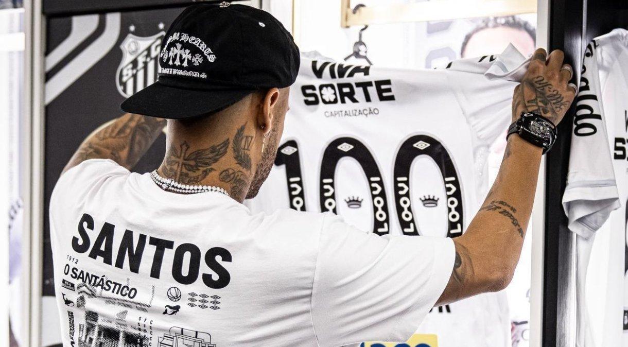 Neymar enfrenta o Atlético-MG com a camisa 100