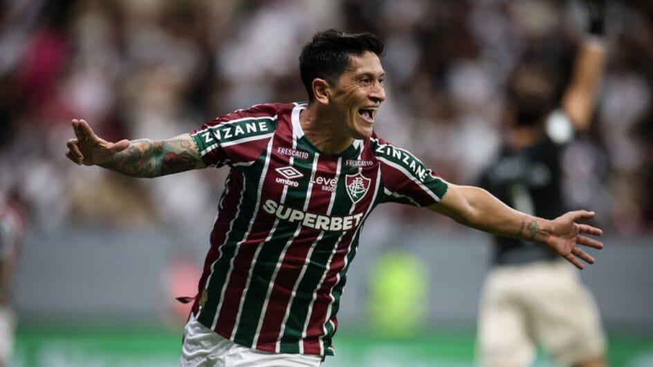 Cano celebrando gol pelo Fluminense