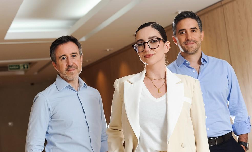 Louise Barsi ao lado de Tonico Dias e Felipe Ruiz, fundadores da AGF Wealth