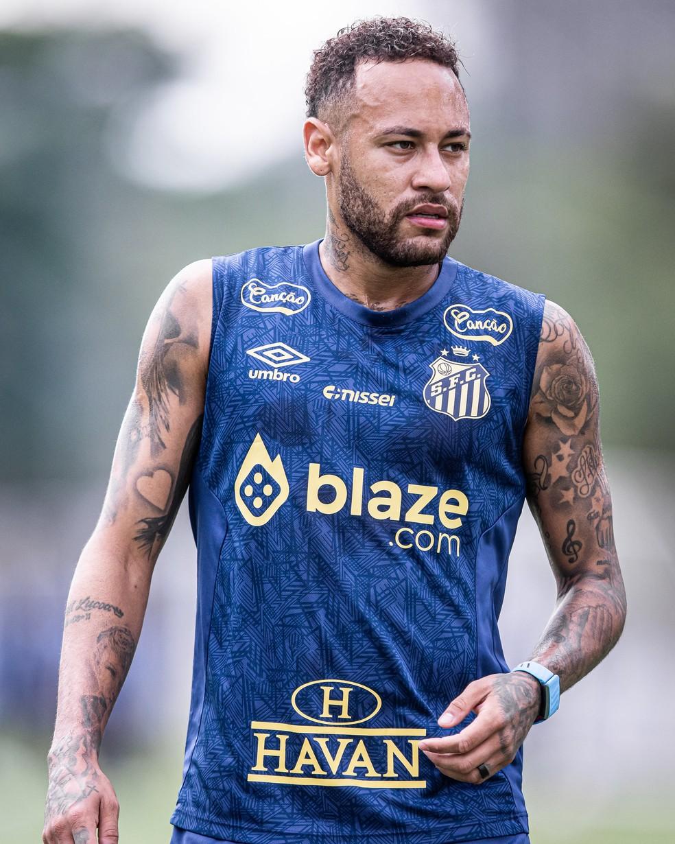 Neymar deve ser titular do Santos contra o Atlético-MG
