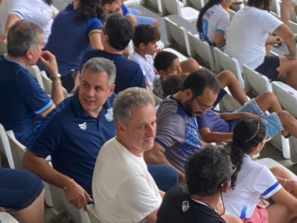 Rodolfo Landim ao lado de Pedro Dantas, presidente do Confiança, em jogo do Confiança na Arena Batistão