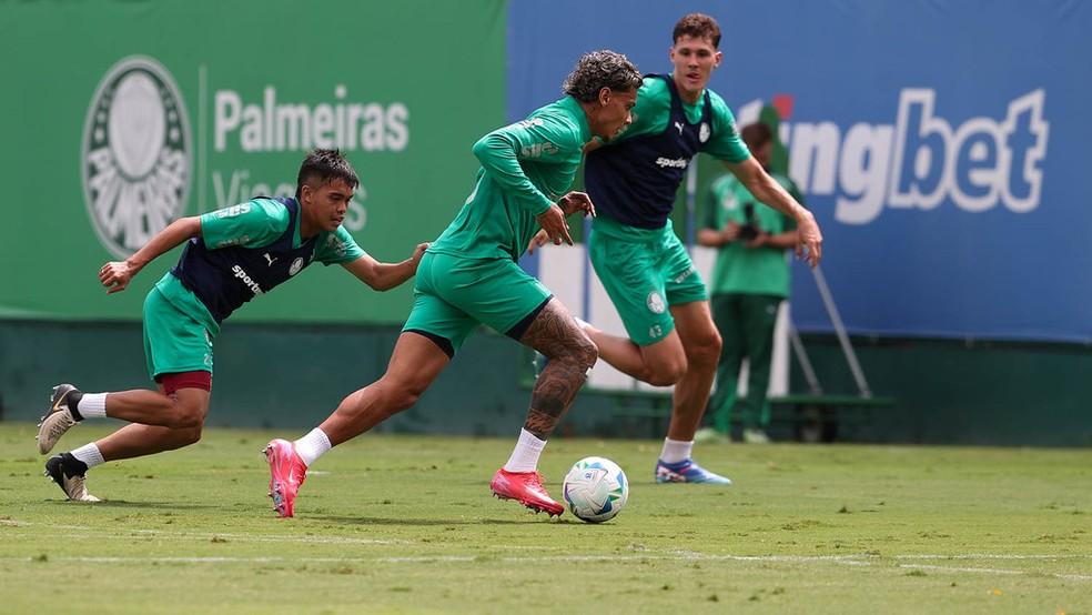 Richard Ríos em treino no Palmeiras