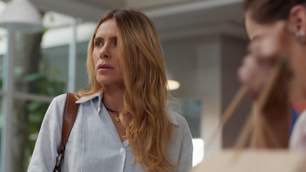 Leila se toca da gafe que fez