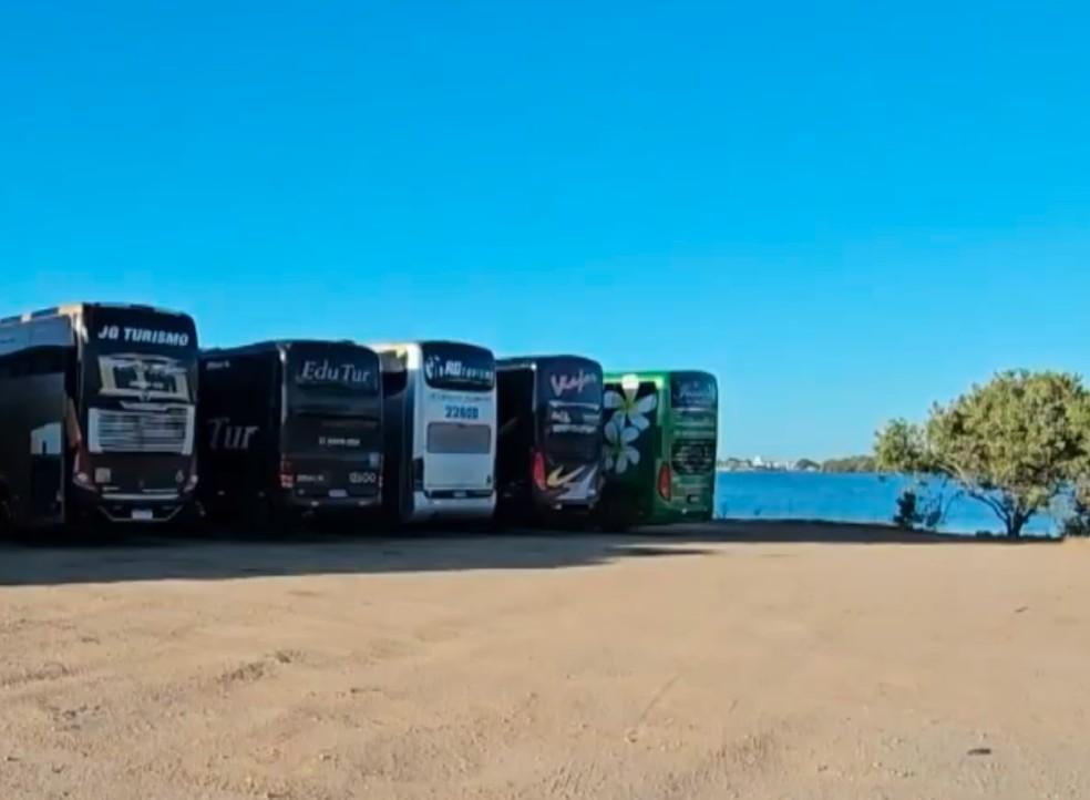 Justiça suspende decreto que aumentava taxa de entrada de ônibus de turismo em Cabo Frio