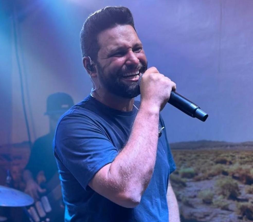 Cantor Christiano durante show