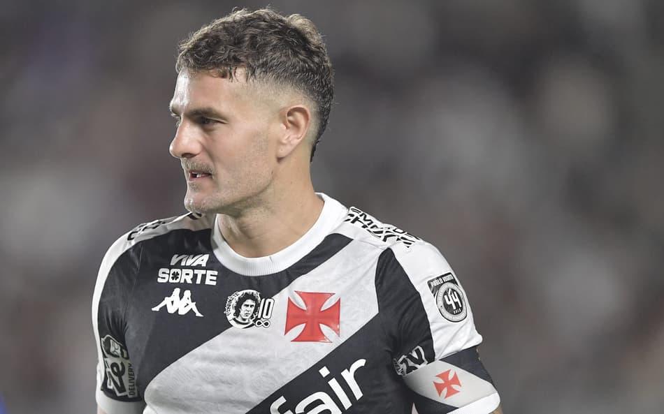 Atacante do Vasco, Vegetti, durante o jogo contra o Sport