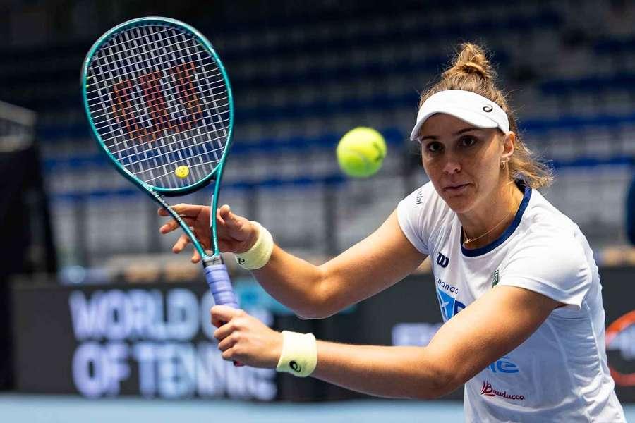 Bia Haddad durante a estreia no WTA de Stuttgart