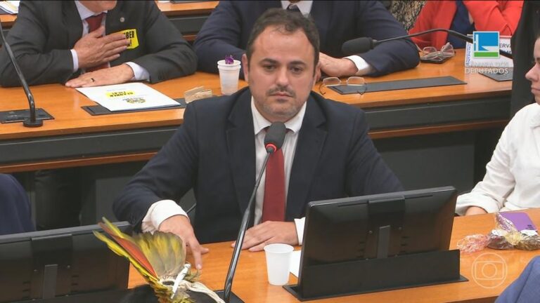 Glauber Braga Faz Greve de Fome e Dorme no Chão da Câmara em Protesto contra Cassação