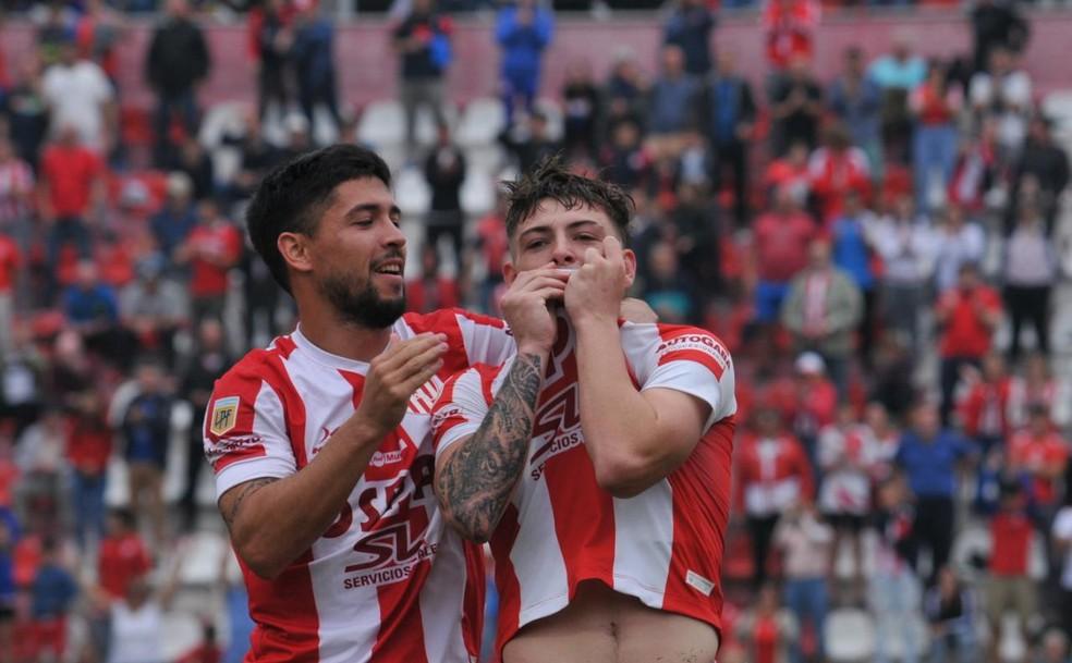 Jeronimo Domina comemora seu gol pelo Unión