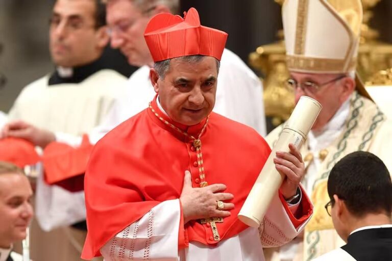 Cardeal Excluído Reivindica Participação no Conclave Após Morte do Papa Francisco