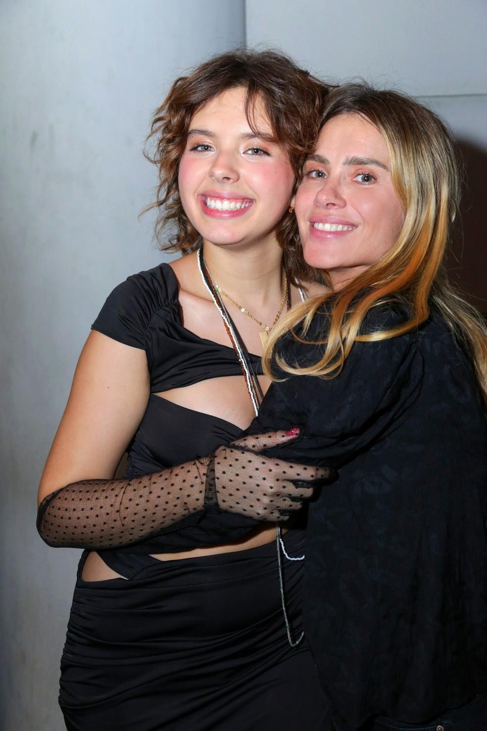 Flor Gil e Carolina Dieckmann