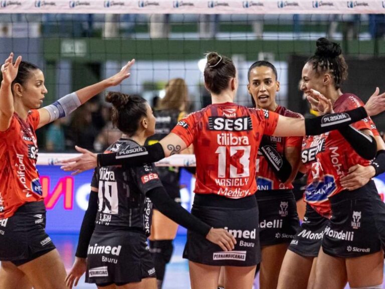 O Sesi Bauru avança para a final da Superliga Feminina de Vôlei