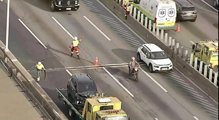 Grave Acidente Interdita Pistas na Ponte Rio-Niterói e Causa Congestionamento