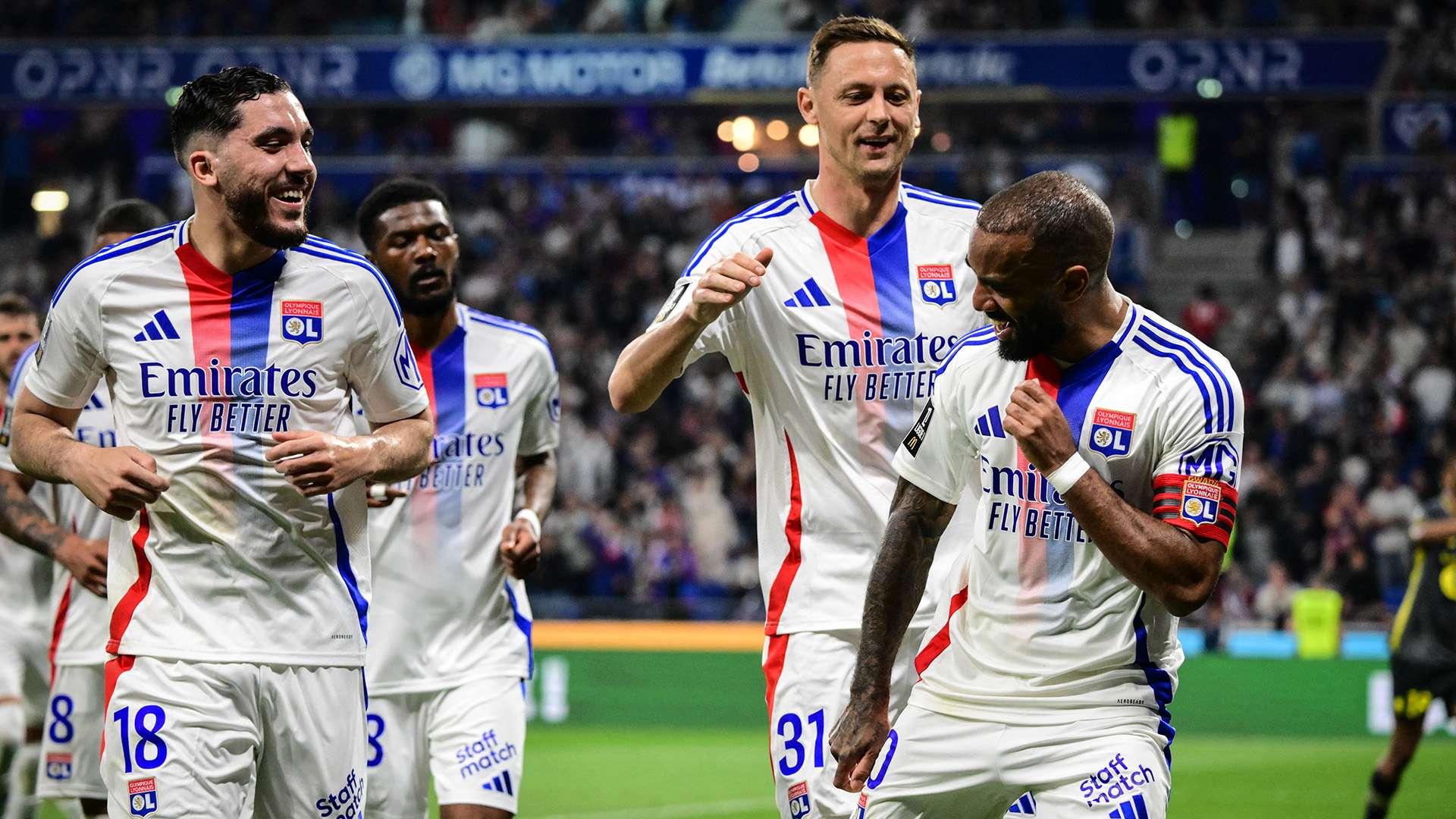 Jogadores do Lyon comemorando