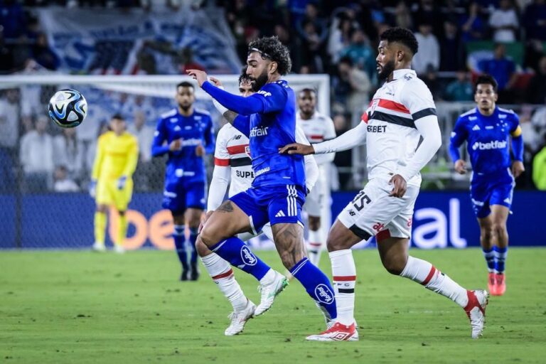 Gabigol brilha no Morumbi: Cruzeiro enfrenta o São Paulo em busca da recuperação