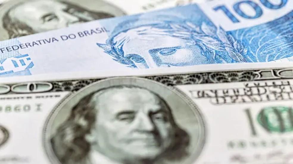 Por que real vive dia de 'gangorra' em relação ao dólar em meio a vai e vem de tarifas