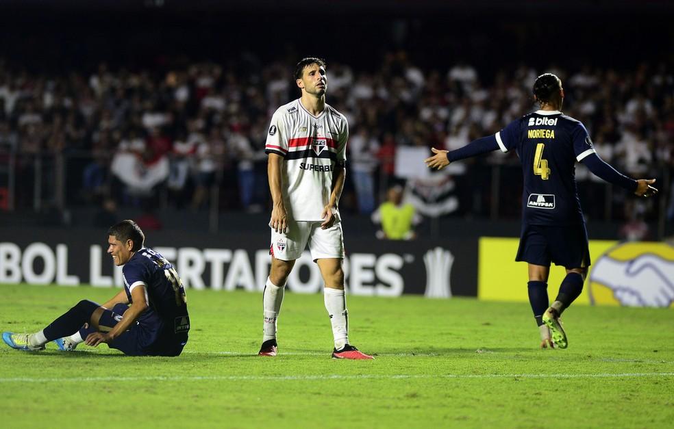 Calleri em São Paulo x Alianza Lima
