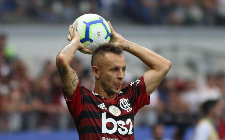 Rafinha, ex-jogador do Flamengo, agora comentarista