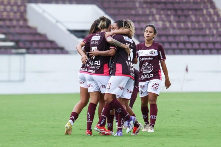 Ferroviária e São Paulo se enfrentam em duelo emocionante no Brasileiro Feminino