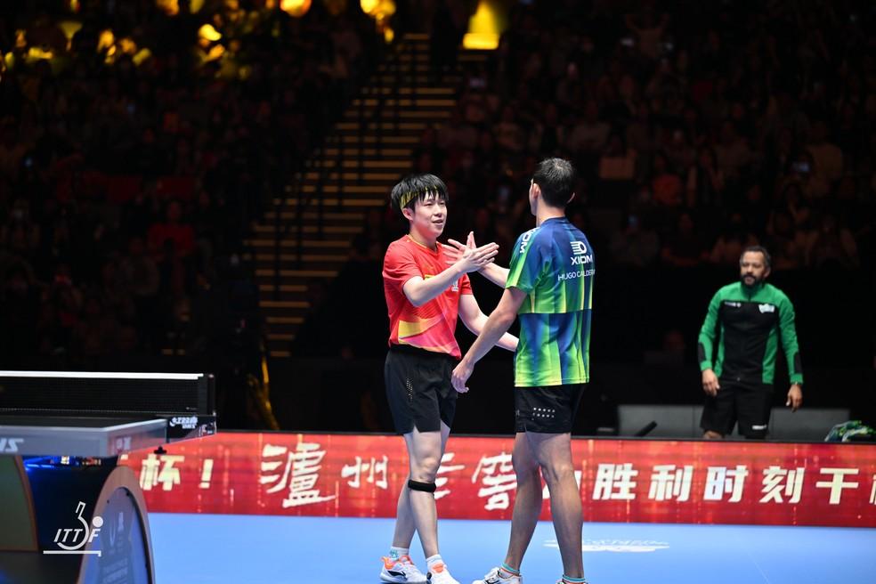 Hugo Calderano e Wang Chuqin na Copa do Mundo