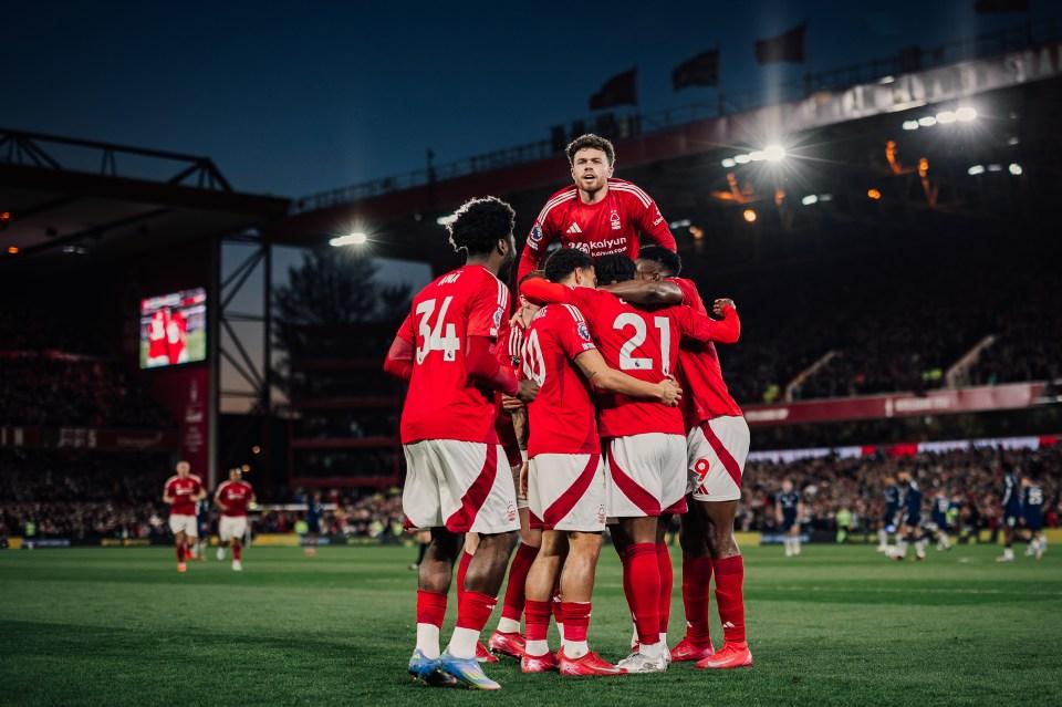 Anthony Elanga comemora o gol do Nottingham Forest