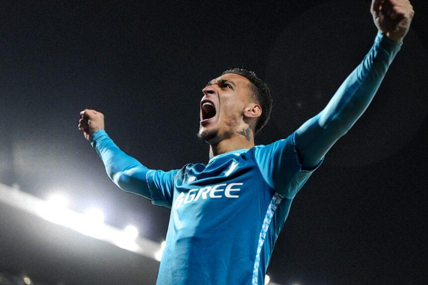 Antony brilha no Betis