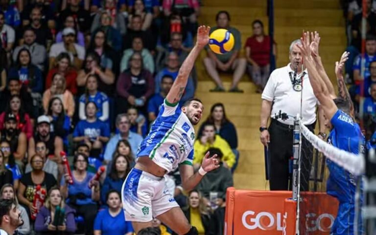 Vôlei Renata realiza virada emocionante e avança para a semifinal da Superliga