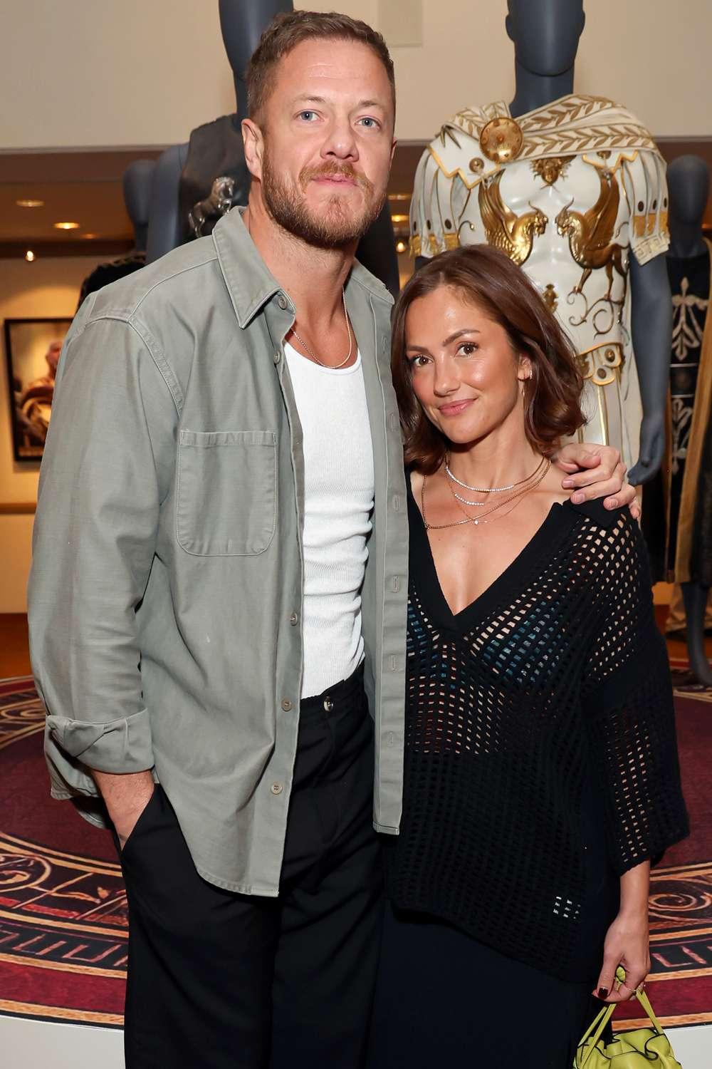 Dan Reynolds e Minka Kelly em evento