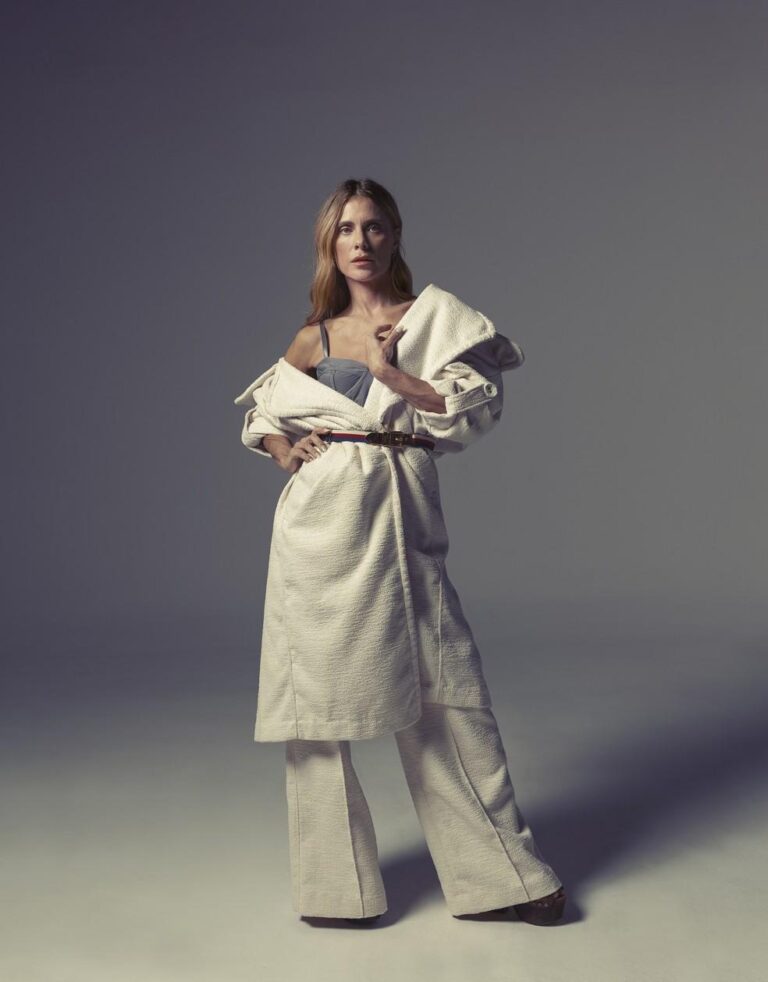 Carolina Dieckmann fala sobre remake de ‘Vale Tudo’ e reconhece importância de Cássia Kis