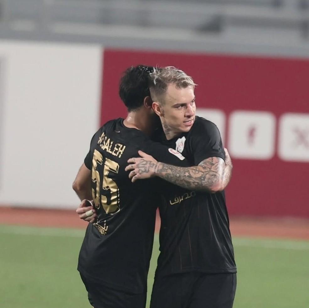 Róger Guedes comemorando mais um gol