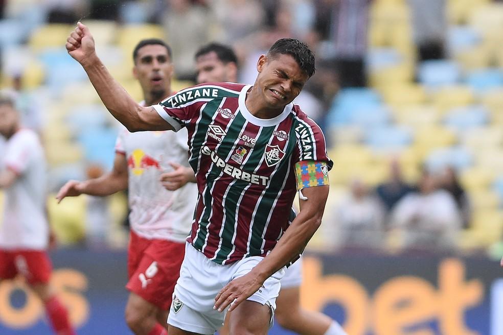 Thiago Silva sofreu lesão contra o Santos e ficará um mês afastado dos gramados