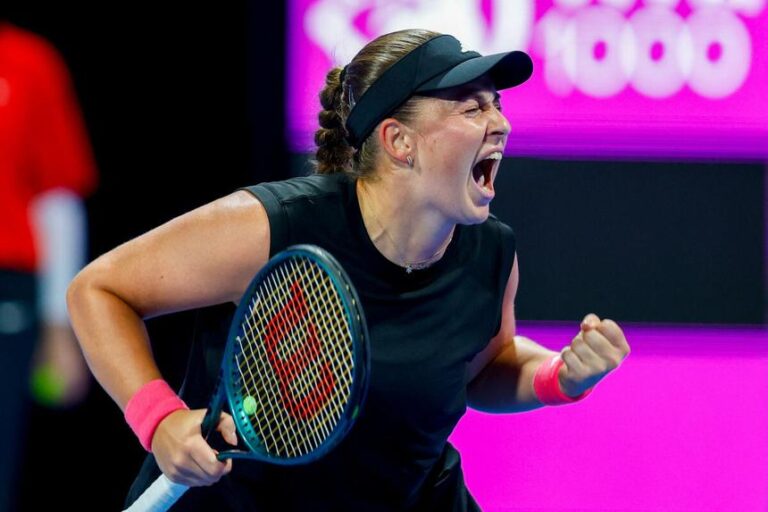 Ostapenko se prepara para um embate decisivo contra Iga Świątek na semifinal do WTA Stuttgart