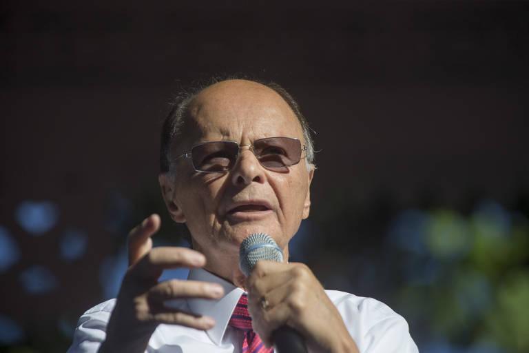 Edir Macedo se pronunciando em evento