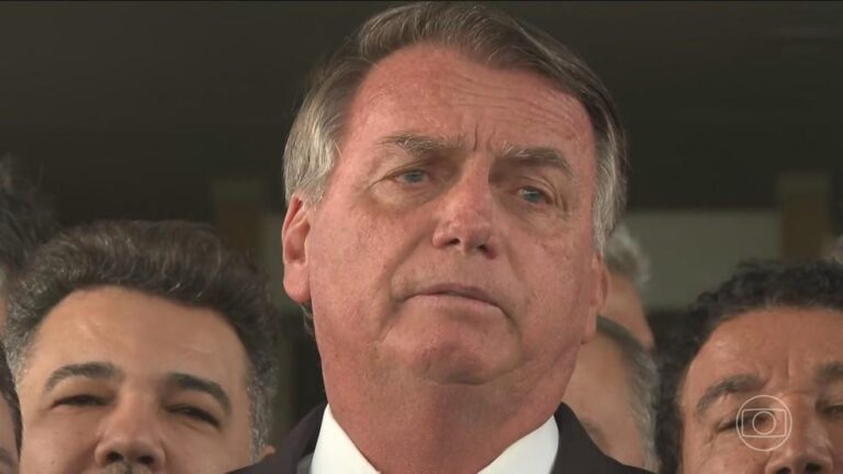 Ex-presidente Jair Bolsonaro passa mal e é internado em Natal após evento no RN