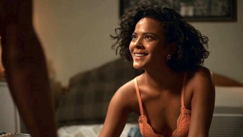 César e Maria de Fátima abrem mala roubada