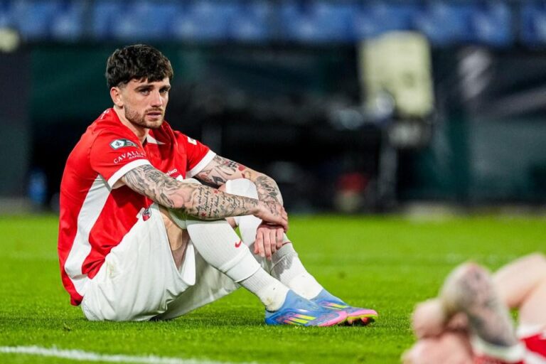 A Amei de Troy Parrott: AZ Alkmaar Decepcionado na Final da Copa KNVB